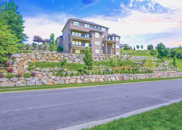 Property at 1596 E Millbrook Way S, Bountiful, UT 84010, 6 beds, 5 baths