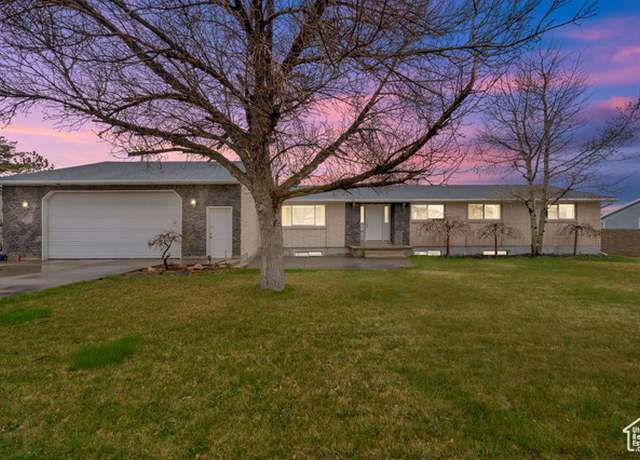 Property at 6102 W 13400 S, Herriman, UT 84096, 5 beds, 3 baths