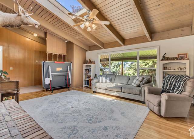 Property at 1253 Oakridge Ln, Bountiful, UT 84010, 6 beds, 5 baths