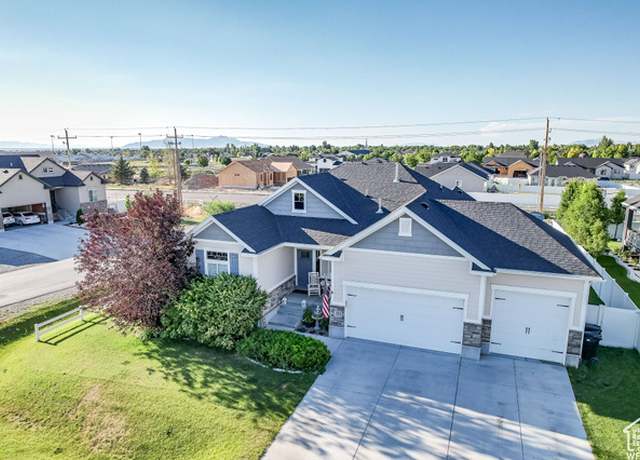 Property at 303 E Chiswick Ct, Stansbury Park, UT 84074, 5 beds, 3 baths