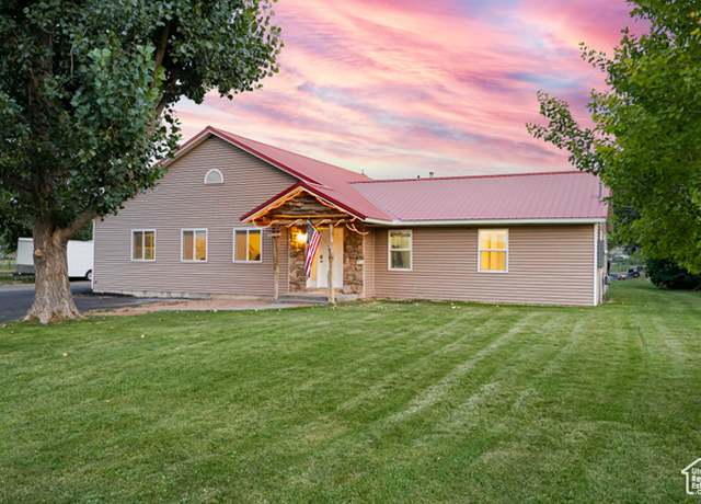 Property at 222 E 1500 S, Vernal, UT 84078, 4 beds, 2 baths