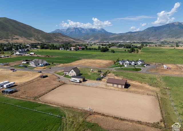 Property at 364 W 3000 S, Daniel, UT 84032, 4 beds, 2.5 baths
