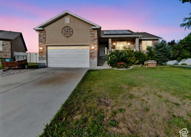Property at 1045 S 1650 E, Clearfield, UT 84015, 5 beds, 3 baths