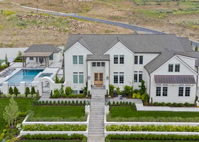 Property at 1565 N Overolook Ct, Farmington, UT 84025, 6 beds, 6 baths