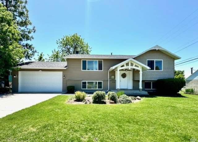 Property at 558 E Center St, Kaysville, UT 84037, 4 beds, 2 baths