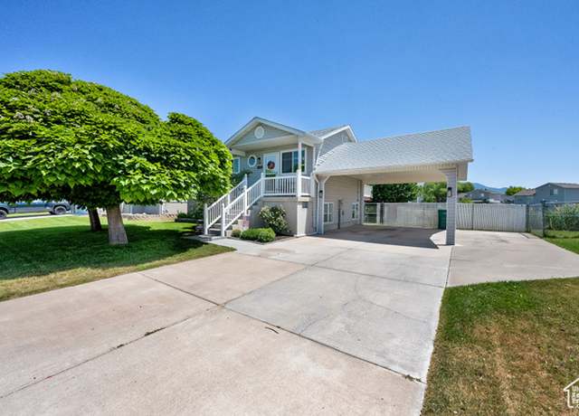 Property at 5318 S 4300 W, Hooper, UT 84315, 3 beds, 2 baths