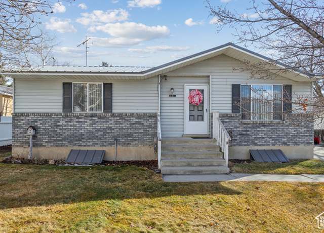 Property at 121 S Center St, Midway, UT 84049, 3 beds, 1 bath