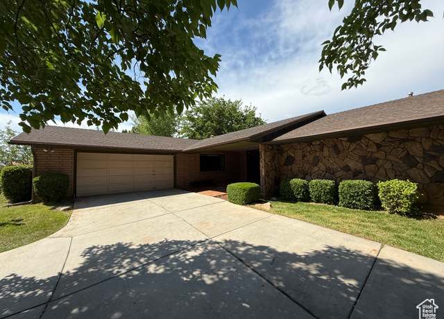 Property at 1144 W Bloomington Dr S, St. George, UT 84790, 4 beds, 3.5 baths
