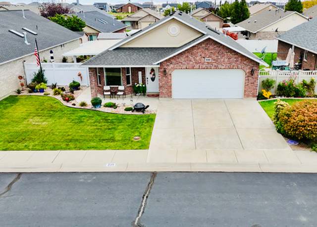 Property at 239 Bryce Dr, Kaysville, UT 84037, 2 beds, 2 baths