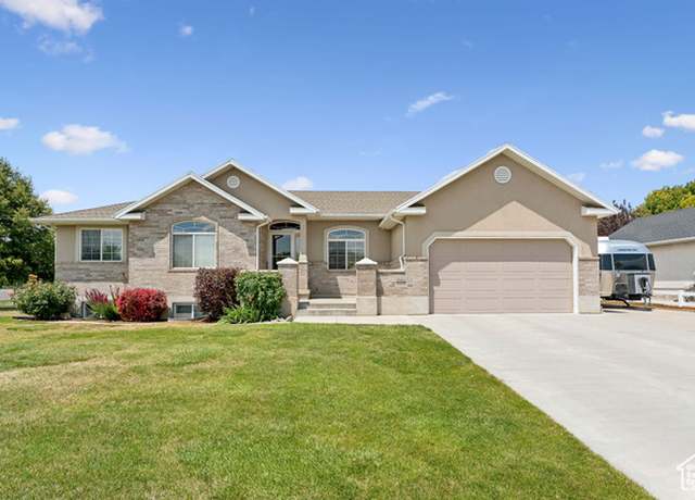 Property at 868 W Brandon Dr S, Kaysville, UT 84037, 6 beds, 3 baths