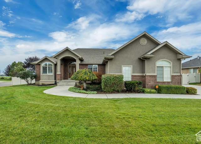 Property at 2595 W 650 N, Layton, UT 84041, 5 beds, 3.5 baths