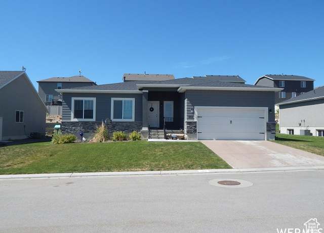 Property at 452 Slate Dr, Santaquin, UT 84655, 3 beds, 3 baths