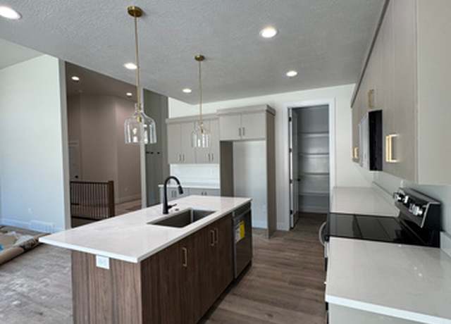 Property at 1601 S 3170 E, Spanish Fork, UT 84660, 3 beds, 2 baths