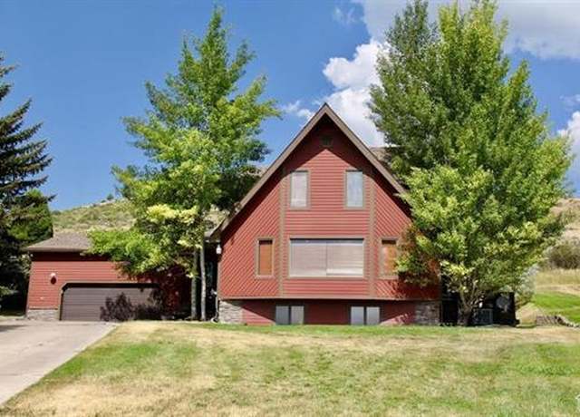 Property at 1752 Cedar View Rd, Soda Springs, ID 83276, 4 beds, 3.5 baths