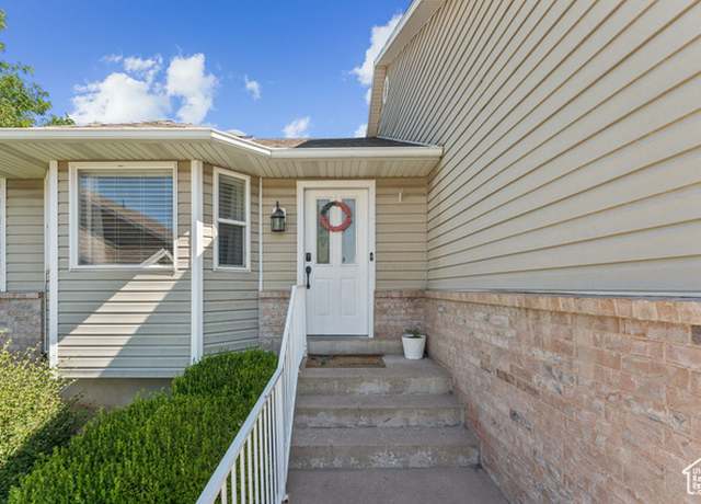Property at 331 E 100 S, Kaysville, UT 84037, 3 beds, 3 baths
