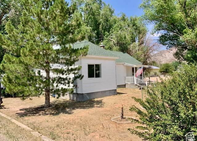 Property at 148 S Center St, Elsinore, UT 84724, 4 beds, 2 baths
