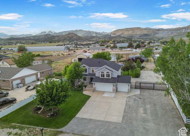 Property at 13226 S Cocomo Ct W, Herriman, UT 84096, 6 beds, 2.5 baths