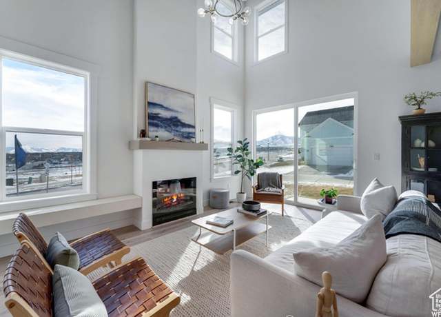 Property at 7106 W 7800 S, West Jordan, UT 84081, 3 beds, 2.5 baths