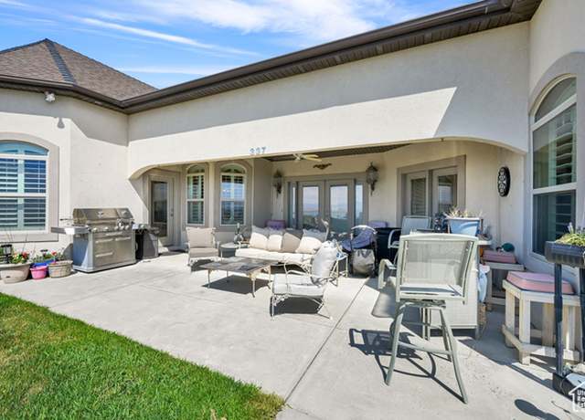 Property at 337 S 300 E, Willard, UT 84340, 4 beds, 2.5 baths