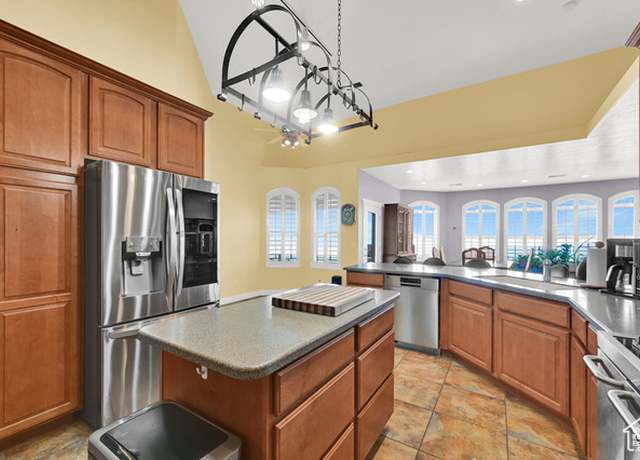 Property at 337 S 300 E, Willard, UT 84340, 4 beds, 2.5 baths