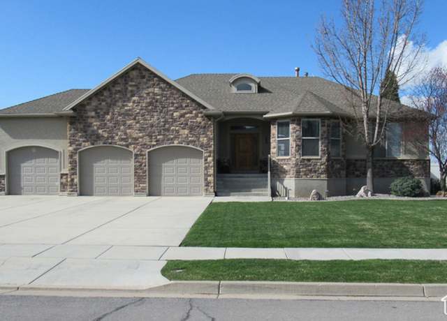 Property at 760 S Wellington Dr W, Kaysville, UT 84037, 4 beds, 3 baths