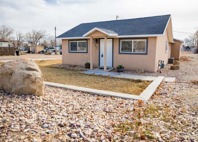 Property at 377 W 200 N, Roosevelt, UT 84066, 4 beds, 2 baths