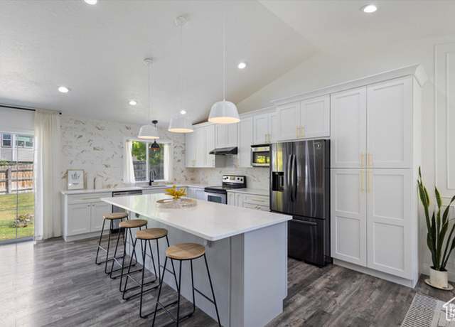 Property at 4962 S Glasmann Way, South Ogden, UT 84403, 4 beds, 3.5 baths