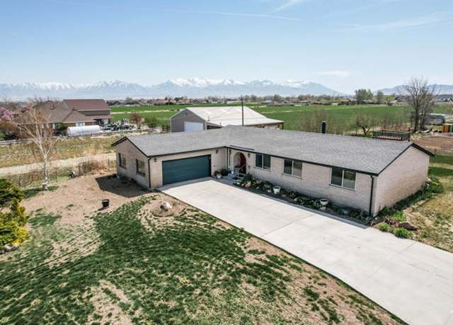 Property at 140 E Durfee St, Grantsville, UT 84029, 5 beds, 2 baths