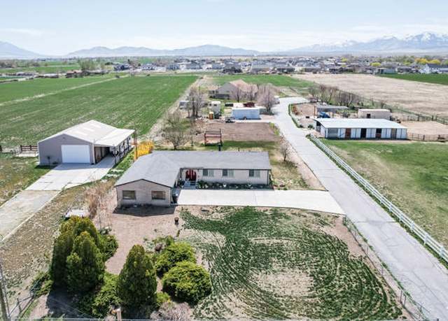 Property at 140 E Durfee St, Grantsville, UT 84029, 5 beds, 2 baths