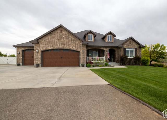 Property at 403 W 4000 S, Vernal, UT 84078, 5 beds, 3.5 baths