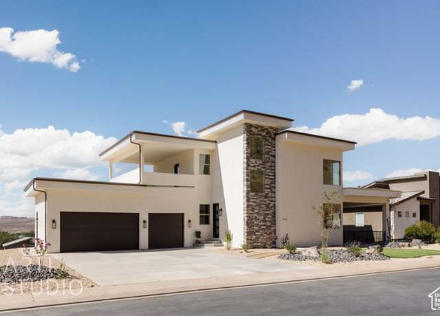 Property at 445 N 250 E, La Verkin, UT 84745, 7 beds, 5 baths