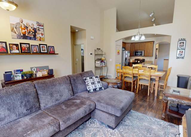 Property at 10219 S Sacramento Way, South Jordan, UT 84009, 3 beds, 3 baths