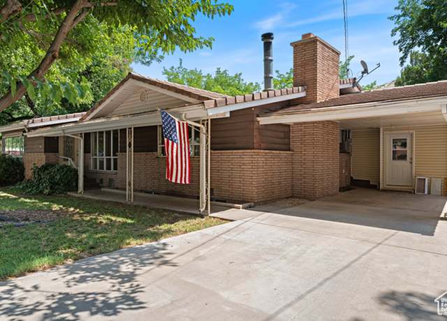 Property at 237 S 100 W, Hurricane, UT 84737, 6 beds, 2 baths