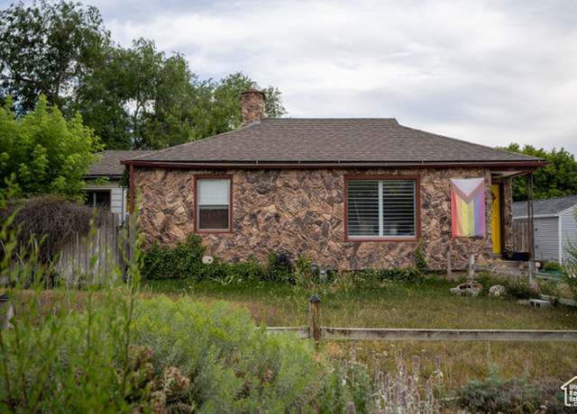 Property at 322 E Crawford Ave, Murray, UT 84107, 4 beds, 1.5 baths
