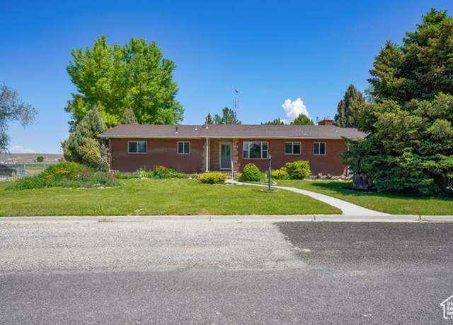 Property at 143 E 100 N, Gunnison, UT 84634, 6 beds, 3 baths