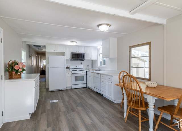 Property at 3015 S Homecrest St, West Valley City, UT 84119, 2 beds, 1 bath