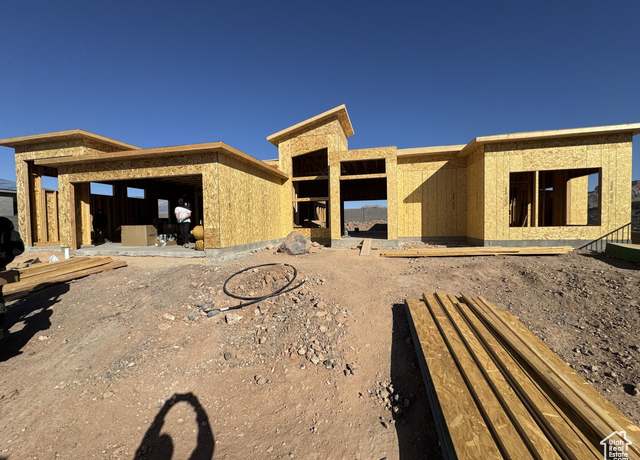 Property at 299 E 1100 N, Hurricane, UT 84737, 4 beds, 4.5 baths