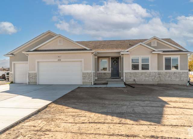 Property at 434 S Madeline Ct, Grantsville, UT 84029, 3 beds, 2.5 baths