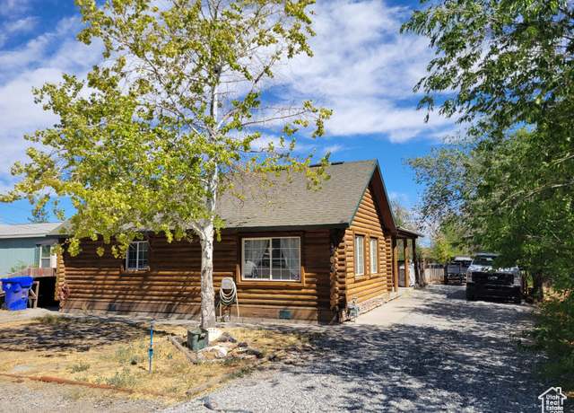 Property at 268 W Peach St, Grantsville, UT 84029, 3 beds, 1 bath