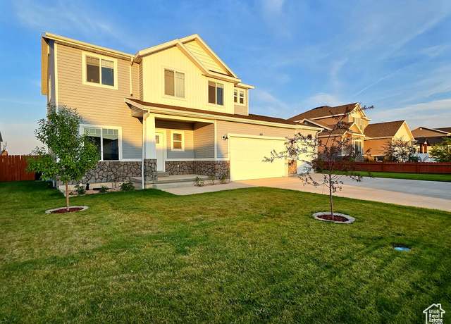 Property at 819 S 300 W, Vernal, UT 84078, 5 beds, 2.5 baths