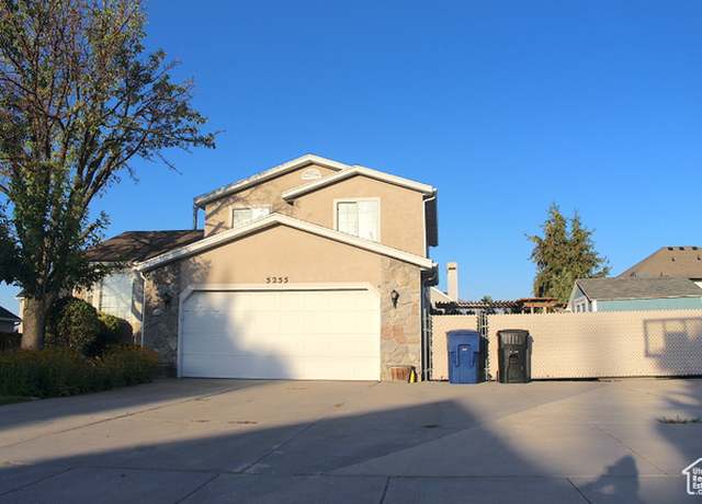 Property at 5255 S Level Dr, Taylorsville, UT 84129, 4 beds, 3.5 baths