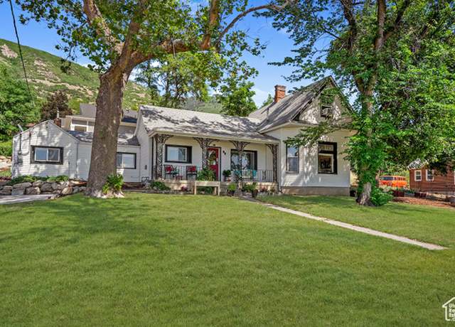 Property at 79 S 300 E, Farmington, UT 84025, 4 beds, 3 baths