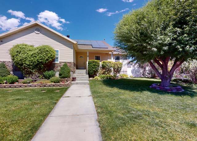 Property at 2011 E Juniper Dr, Eagle Mountain, UT 84005, 5 beds, 3 baths