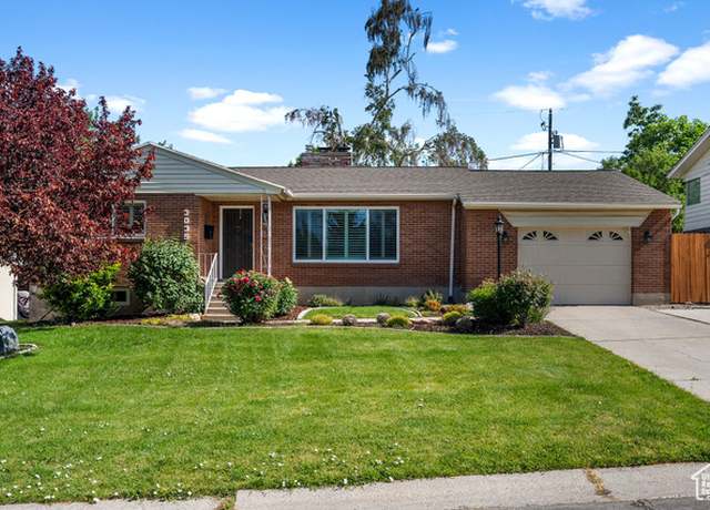 Property at 3035 E La Joya Dr, Holladay, UT 84124, 4 beds, 2.5 baths