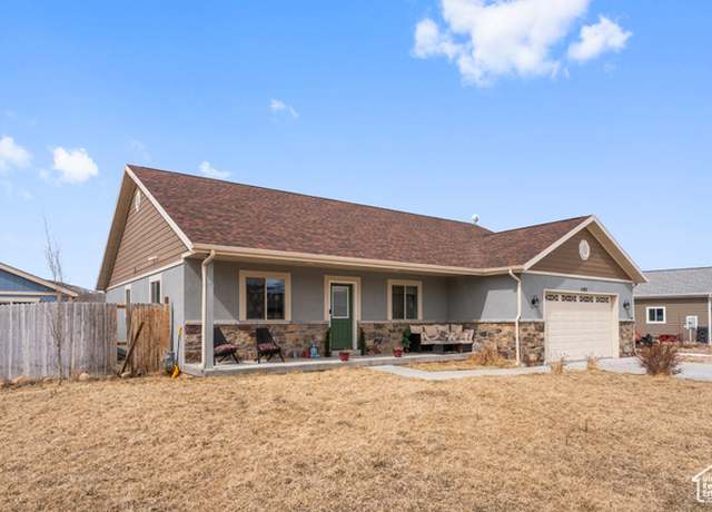 Property at 1582 N Uinta Cir, Francis, UT 84036, 3 beds, 2 baths