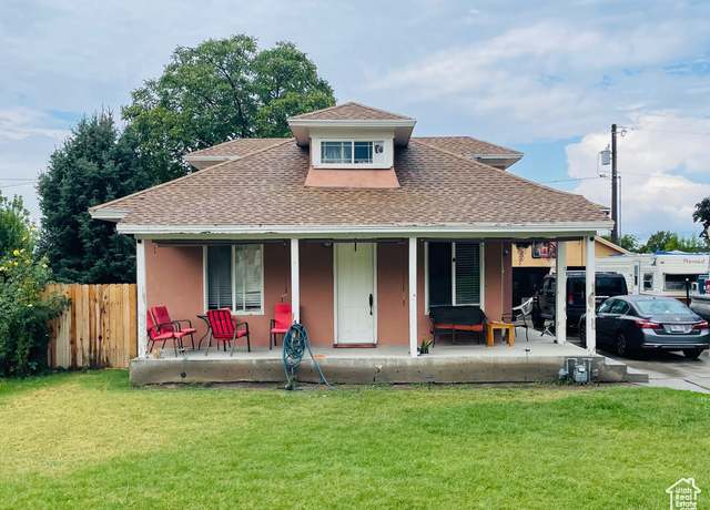Property at 300 S Larkin Ln W, Kaysville, UT 84037, 3 beds, 2 baths