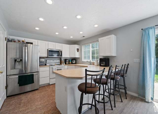Property at 1021 Sara Ln, Ogden, UT 84404, 2 beds, 1.5 baths