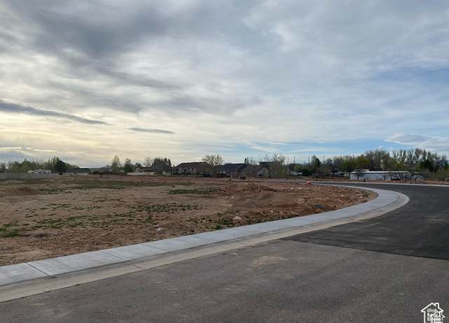 Property at 1204 W Grayhawk Loop #35, Roosevelt, UT 84066