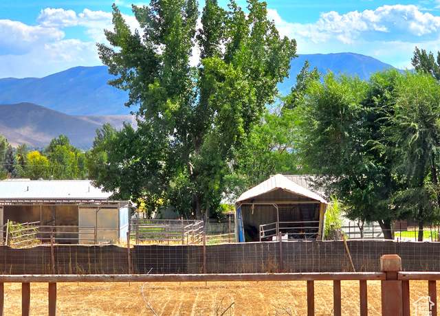 Property at 271 W Main St, Midway, UT 84049, 5 beds, 2 baths