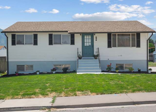 Property at 686 Tomahawk Dr, Payson, UT 84651, 6 beds, 2 baths